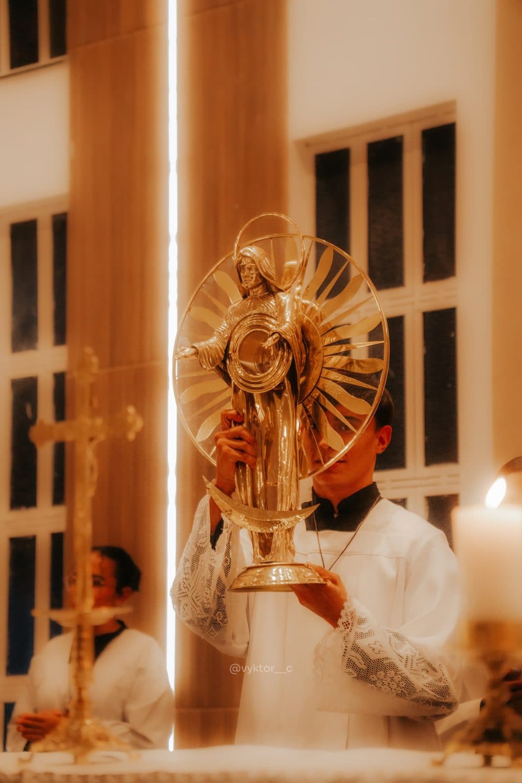 Ostensório de Nossa Senhora das Graças na bênção do Santíssimo, Redenção (PA)