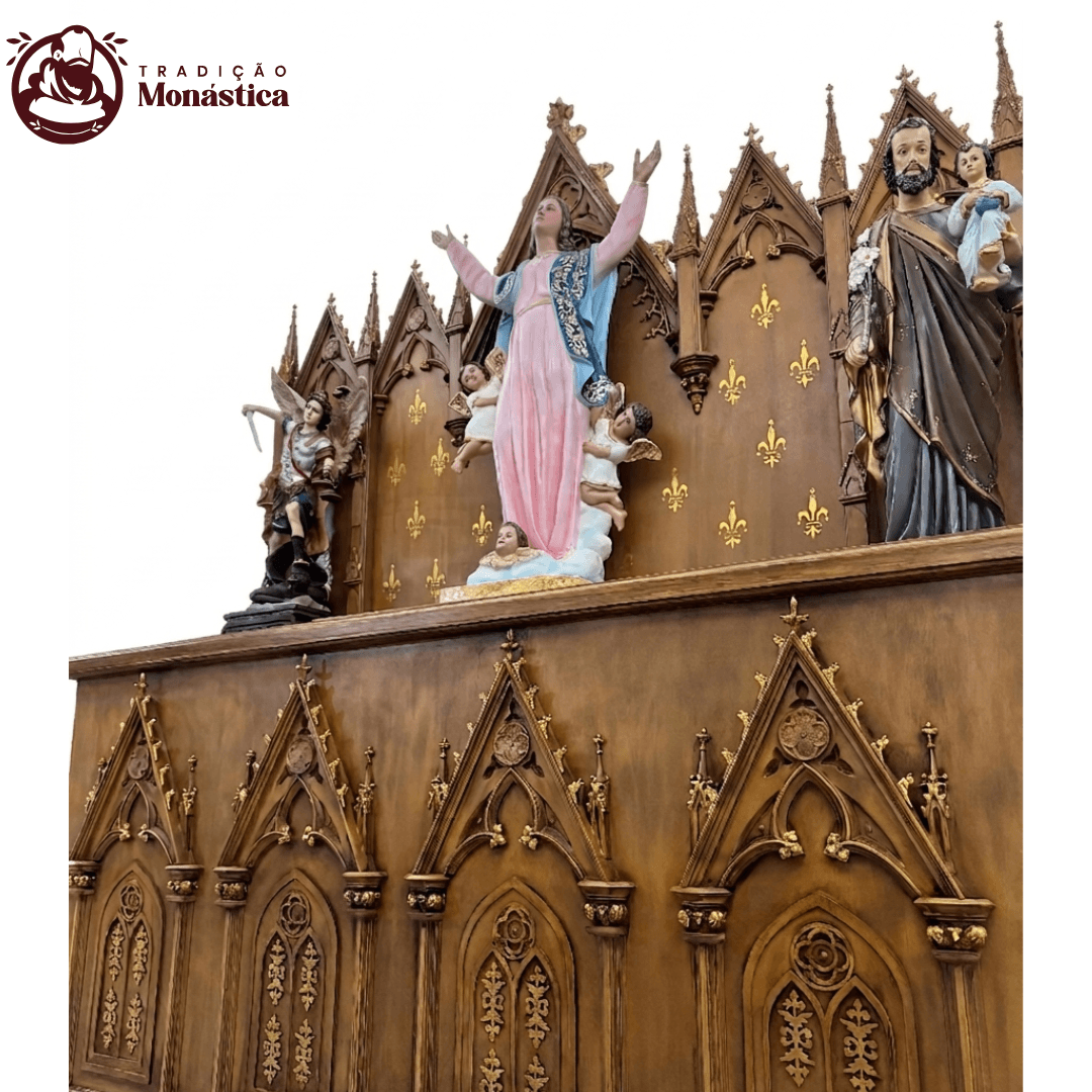 Altar Gótico em Madeira e Resina - Modelo Exclusivo - 2