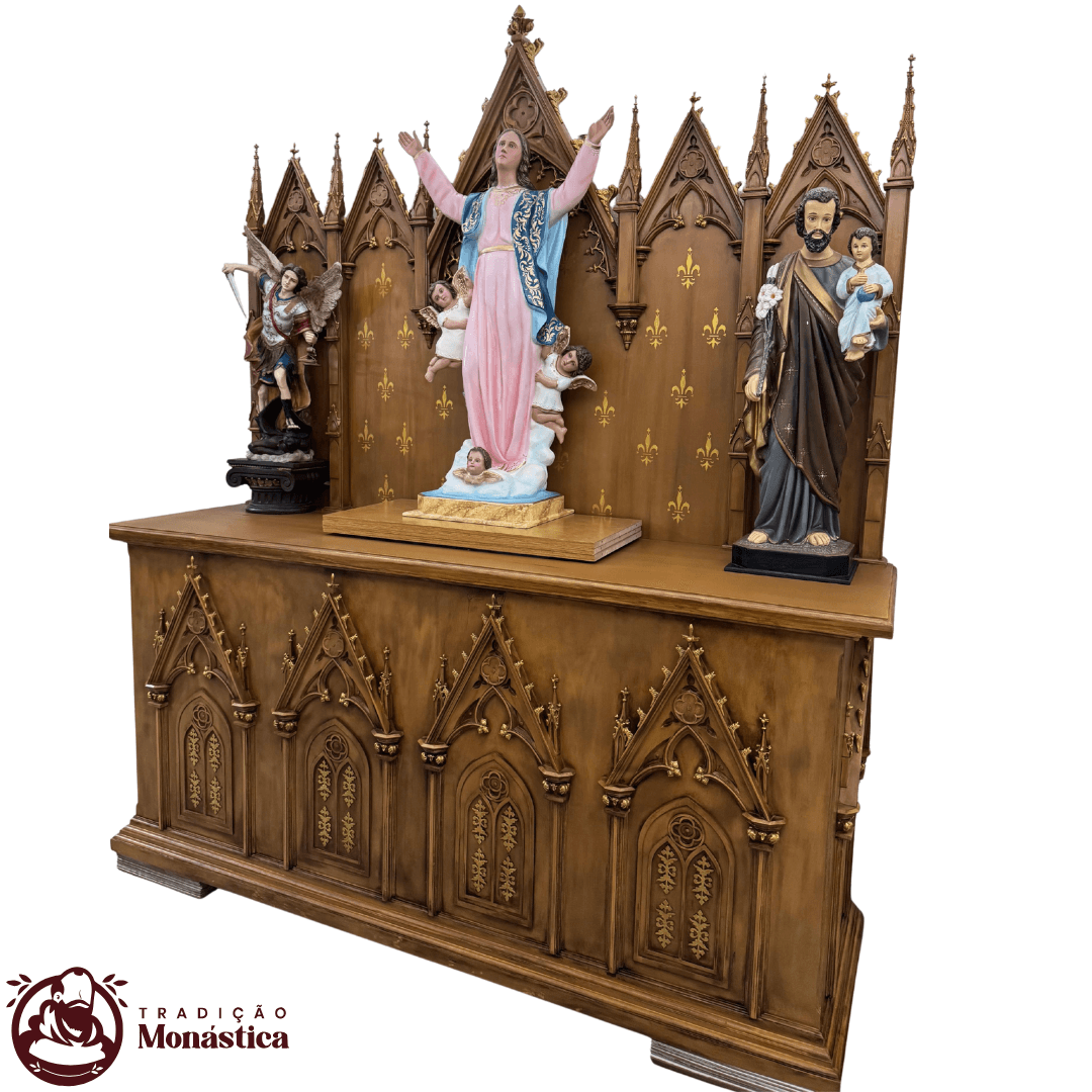 Altar Gótico em Madeira e Resina - Modelo Exclusivo Altar Gótico em Madeira e Resina - Modelo Exclusivo