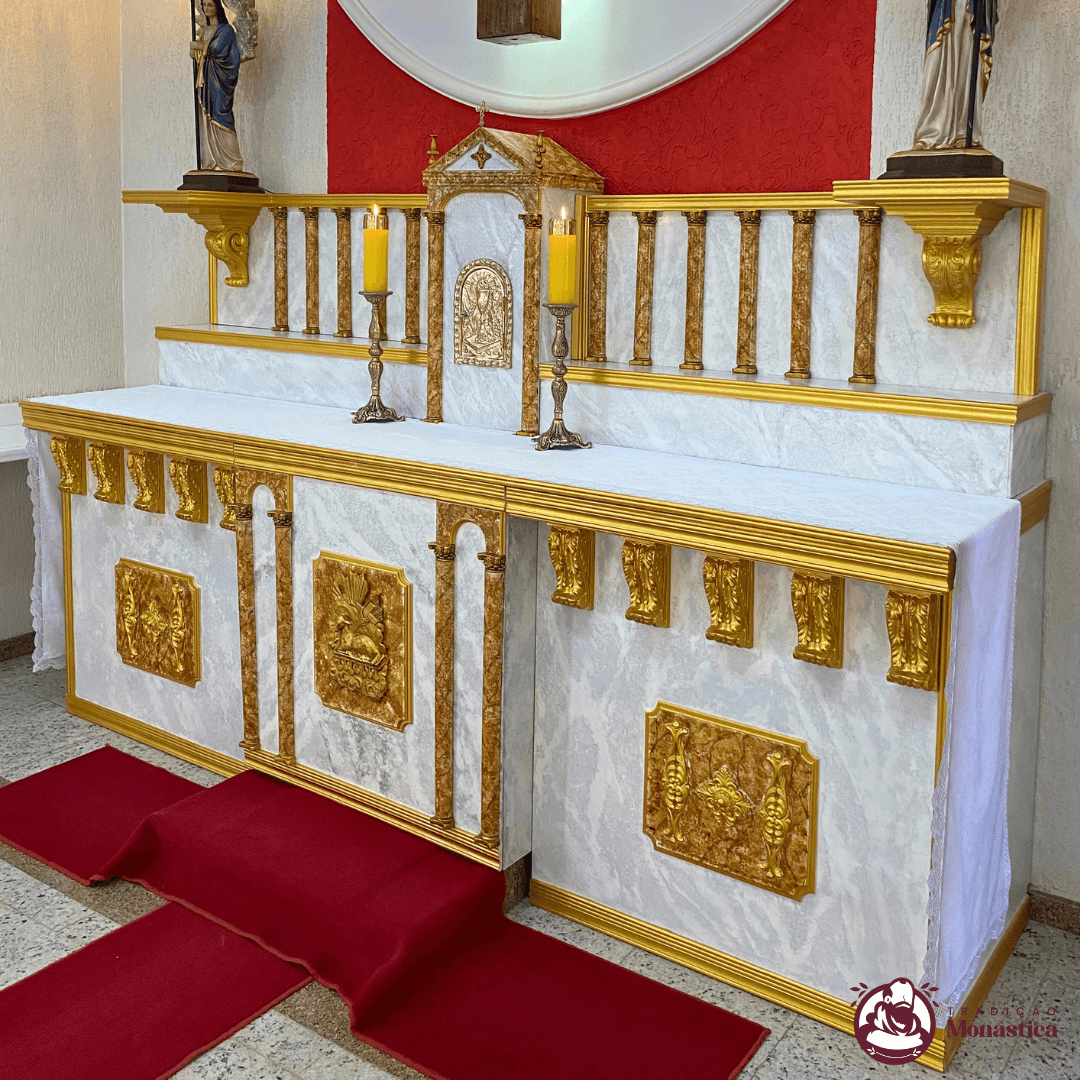 Altar-Mor Romano em Madeira e Resina - Sob Medida - 2
