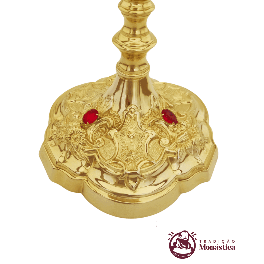Cálice Trabalhado Banhado em Ouro - 26,5cm - 3