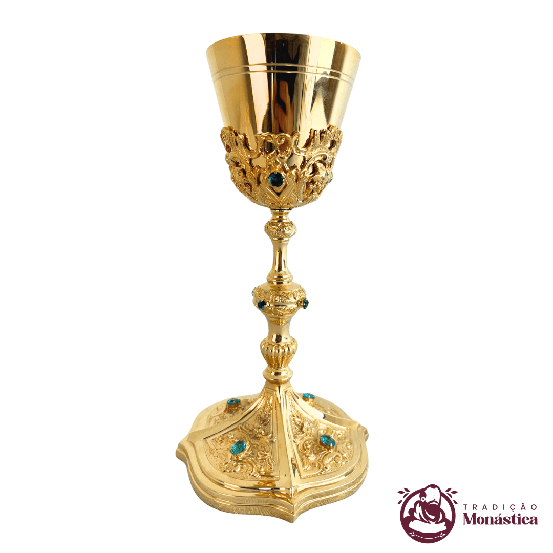 Cálice Trabalhado com Pedras Banhado em Ouro Cálice Trabalhado com Pedras Banhado em Ouro