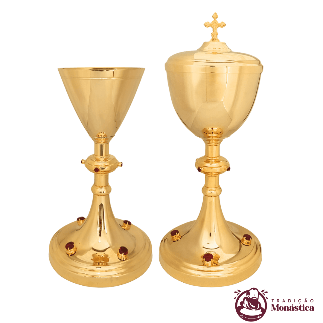 Conjunto de Cálice e Âmbula com Pedras Vermelhas - Grande Conjunto de Cálice e Âmbula com Pedras Vermelhas - Grande
