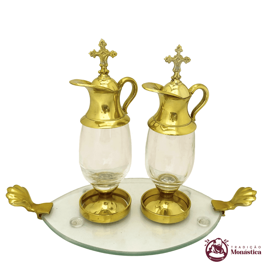 Conjunto de Galhetas em Vidro e Metal Dourado - 1